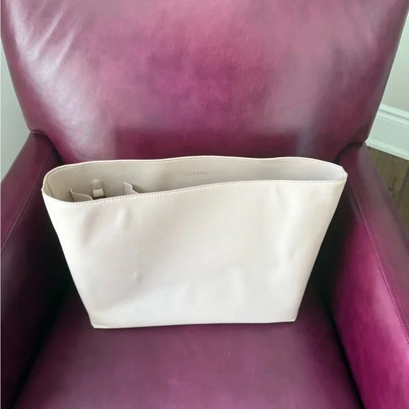 Cuyana System Tote with Shoulder Strap and Leather Organizer Insert - Picture 5 of 7